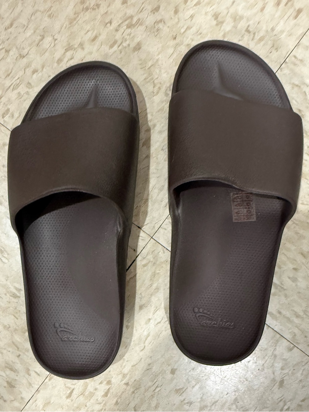 Archie’s Chocolate Brown Slides